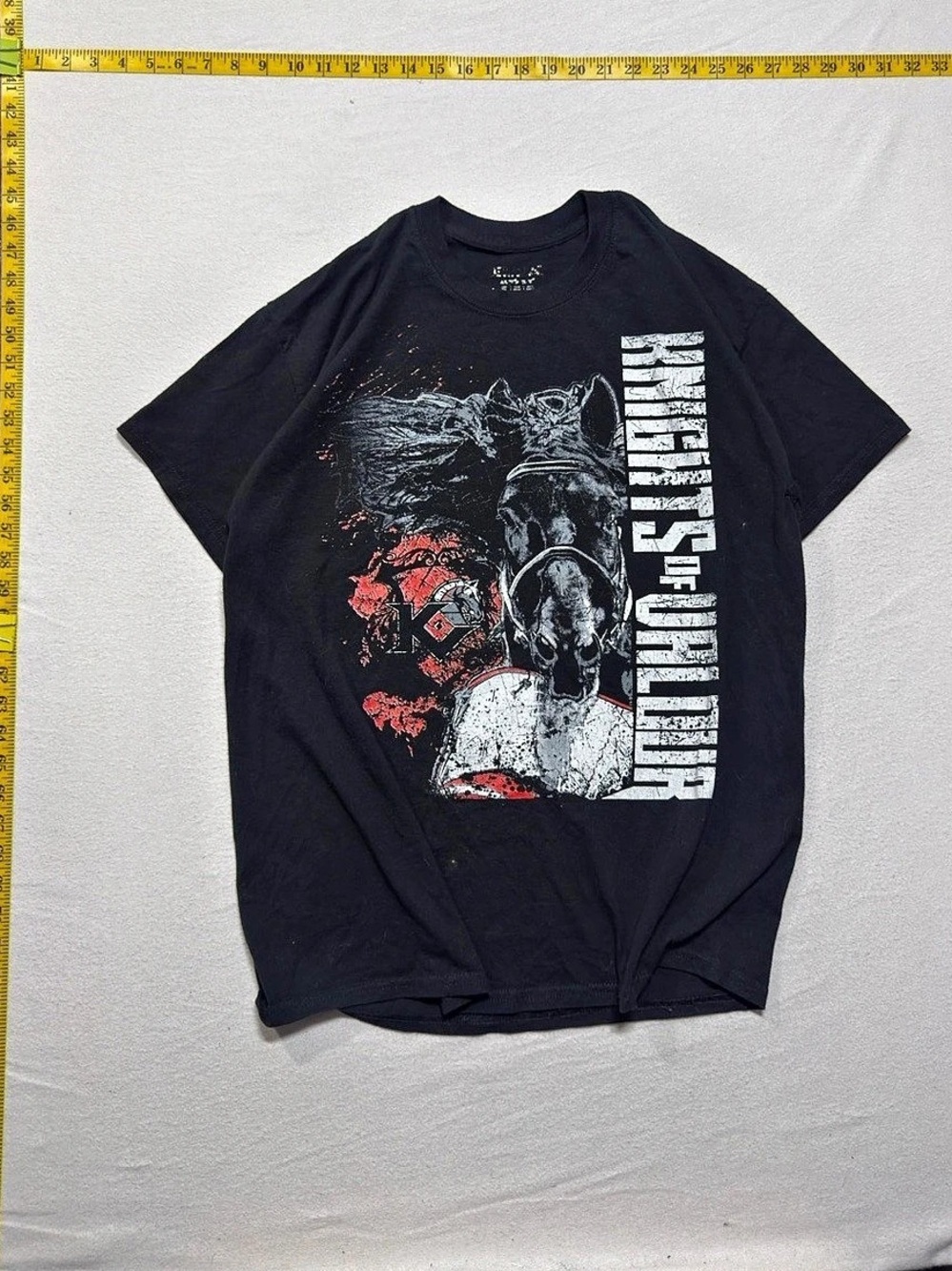 Gildan knights of valour Men's Black Graphic Short Sleeve Tee